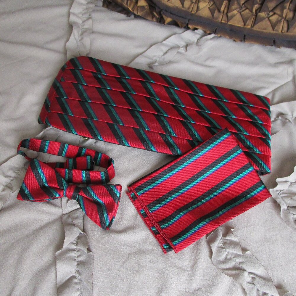 matching cummerbund tie and pocket square set